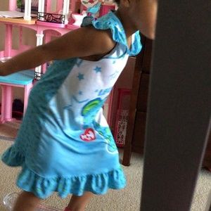 Meet your Posher, Debbie